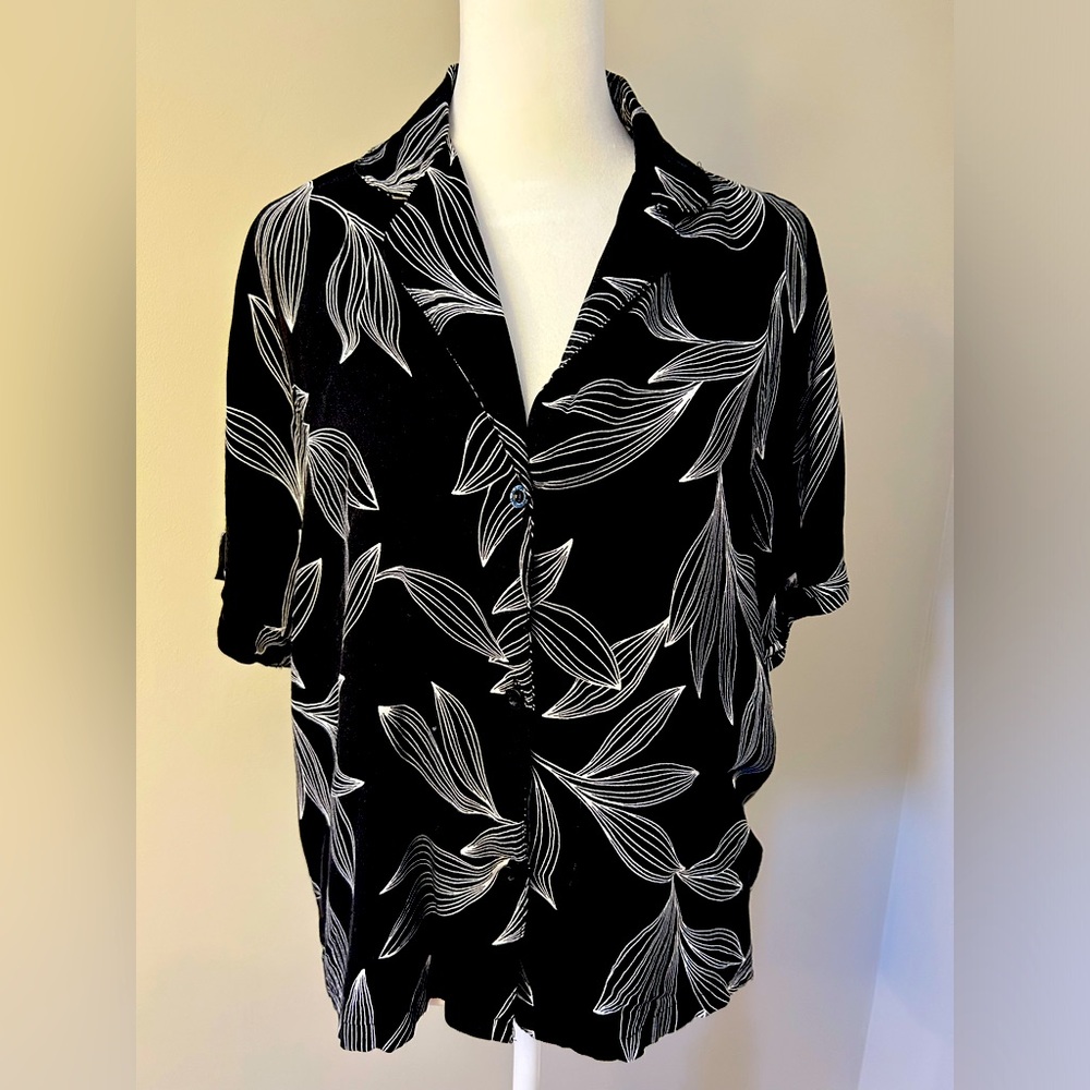 Nicole Miller New York black shirt